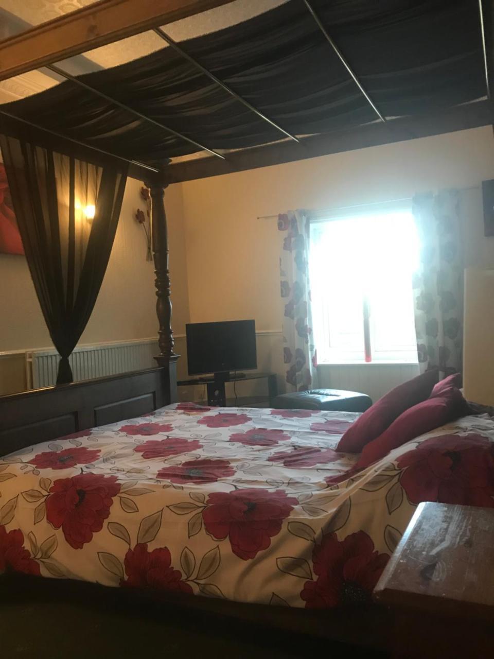 The Penruddocke Arms Bed & Breakfast Dinton  ภายนอก รูปภาพ