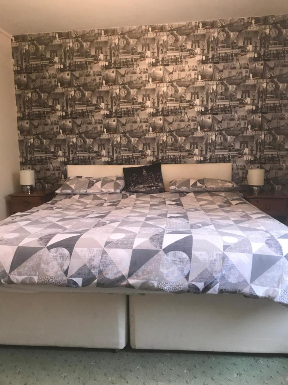 The Penruddocke Arms Bed & Breakfast Dinton  ภายนอก รูปภาพ